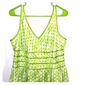Beautiful green/white sleeveless dress. 14P